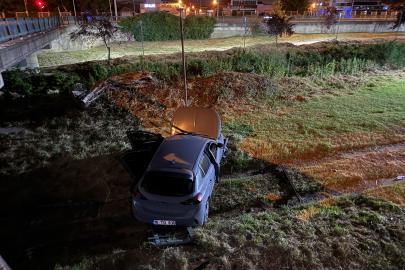 Navigasyon yanılttı, dere yatağına uçtu