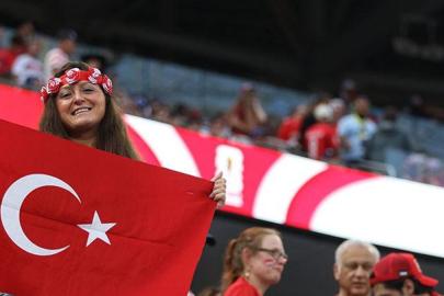Türkiye - ABD maçını stadyumda 70 bin 492 taraftar takip etti