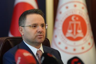 Bakan Gürlek açıkladı. 2017'den beri aranan uyuşturucu baronu yakalandı